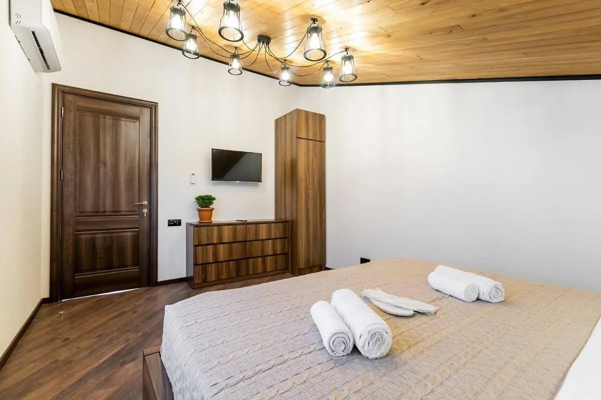 3Br Apt W Huge Terrace & Magnificent Views Tbilisi Apartamento