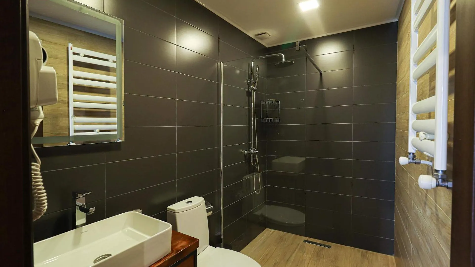 Apartamento 3Br Apt W Huge Terrace & Magnificent Views Tbilisi Geórgia