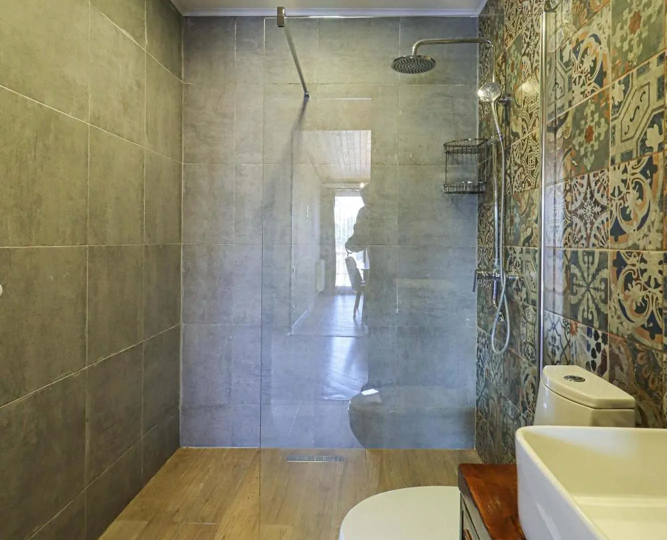 3Br Apt W Huge Terrace & Magnificent Views Tbilisi