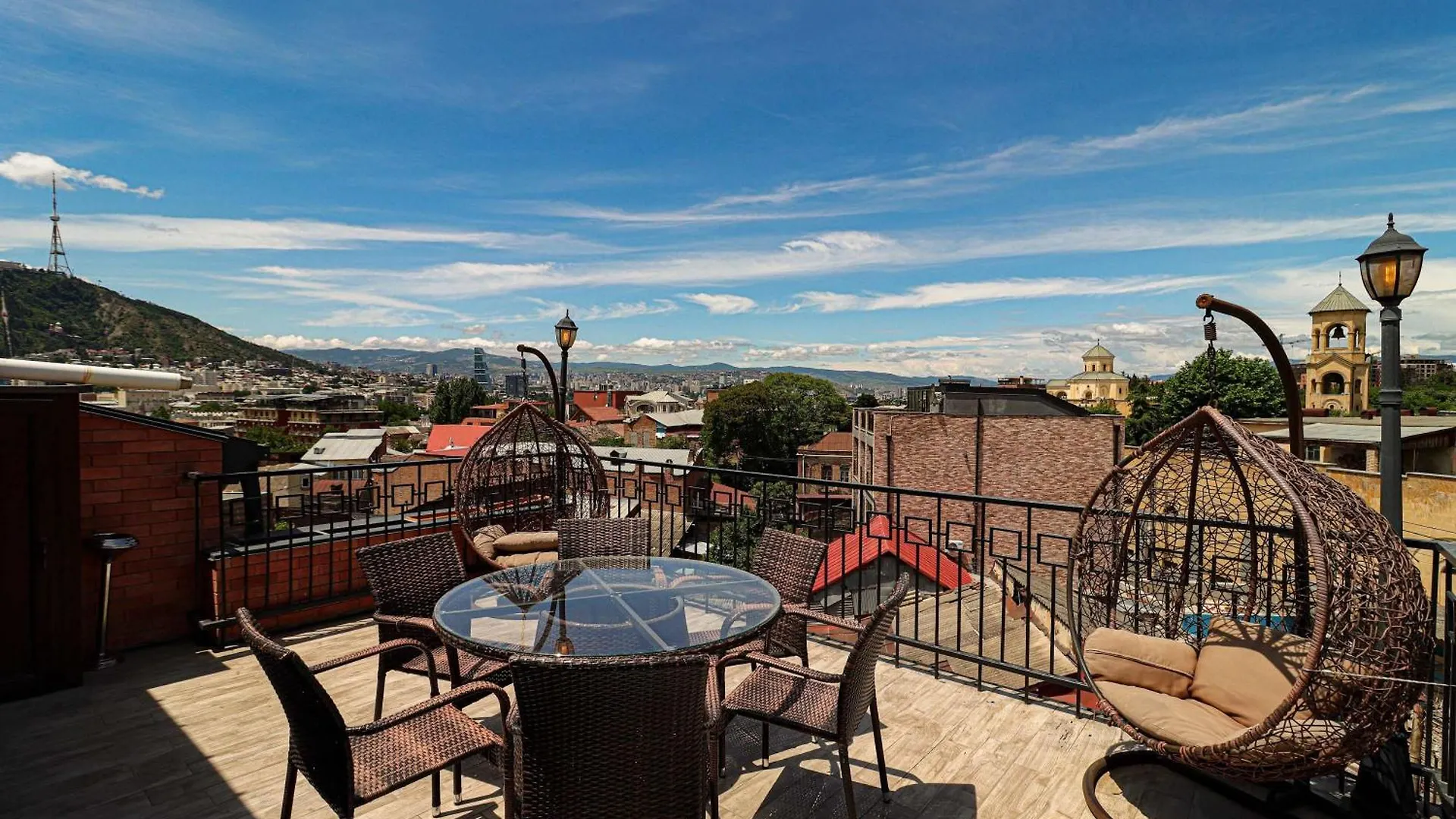 3Br Apt W Huge Terrace & Magnificent Views Tbilisi